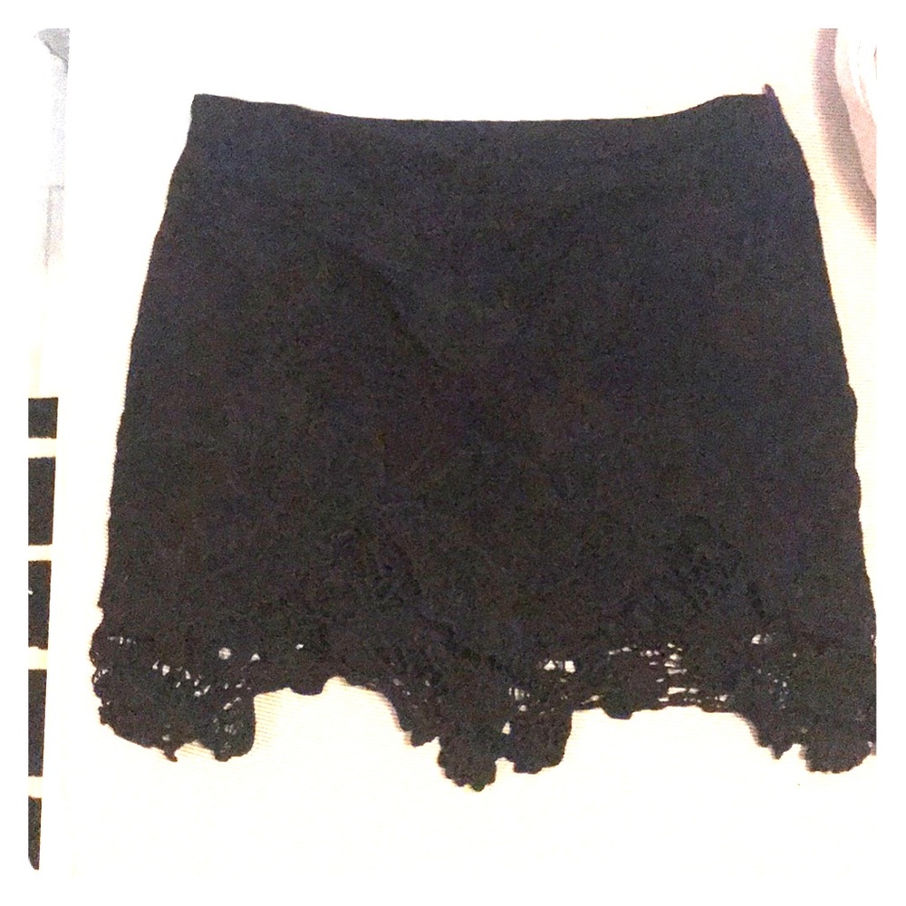 Black mini skirt with lace